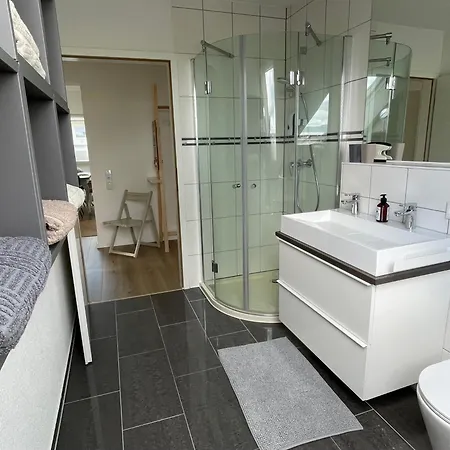 Schwarzwald Wellness Byhannes - Sauna, Wandern & Strassburg Erlebnis Lejlighed *